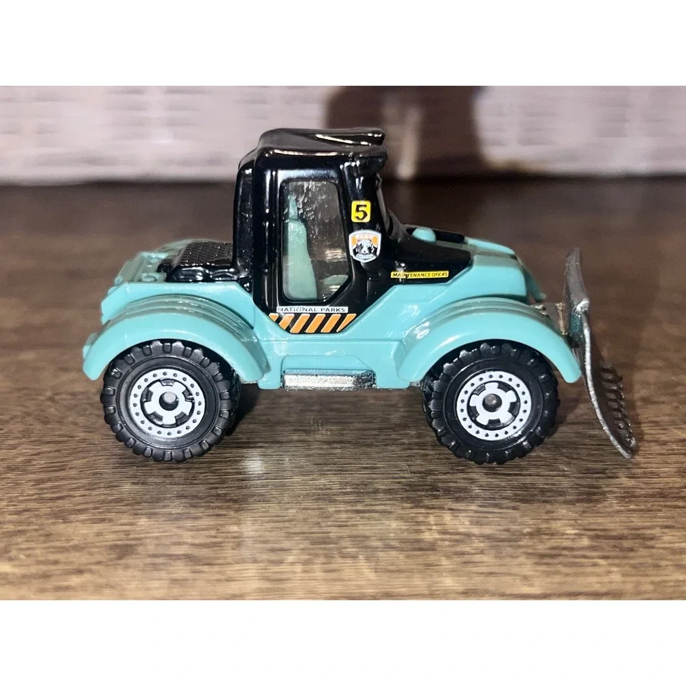 Matchbox Tractor Plow 2012 National Parks‎ Forest Service Green Loose Die Cast